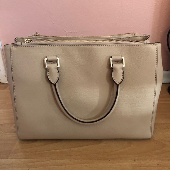 Michael Kors Blush Bag / Purse w/ Removable Strap - Picture 2 of 15